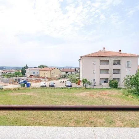 Neva Apartment *
