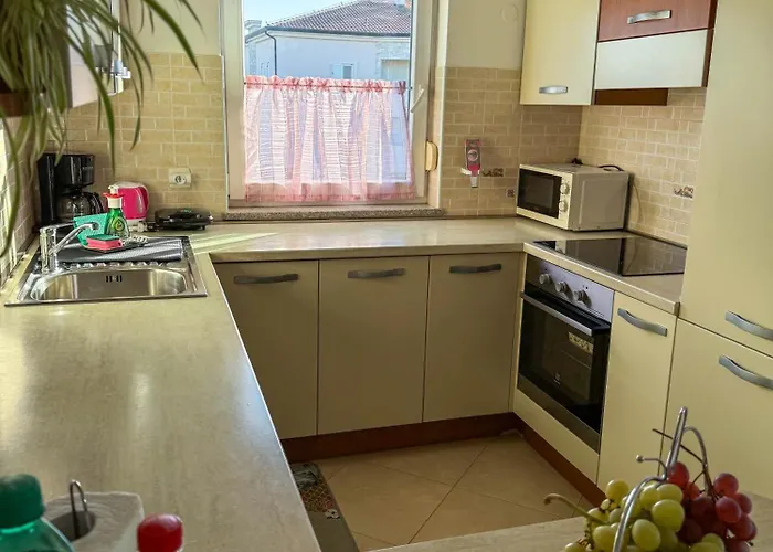 Neva Novigrad (Istria)